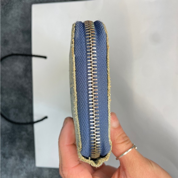 AUTHENTIC LOUIS VUITTON BLUE DENIM ZIPPY MONOGRAM WALLET WITH YELLOW INTERIOR - Picture 2 of 12